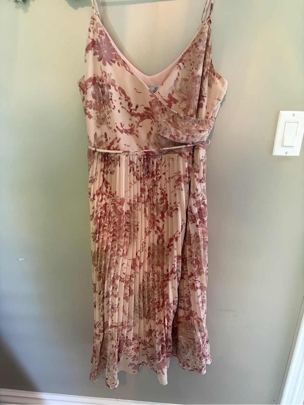 Dex Floral Pleated Floral Blush Coloured Dress